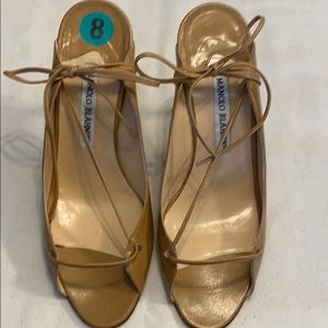 Manolo Blahnik Sz-8 Tan sandals w/-lace up ankles